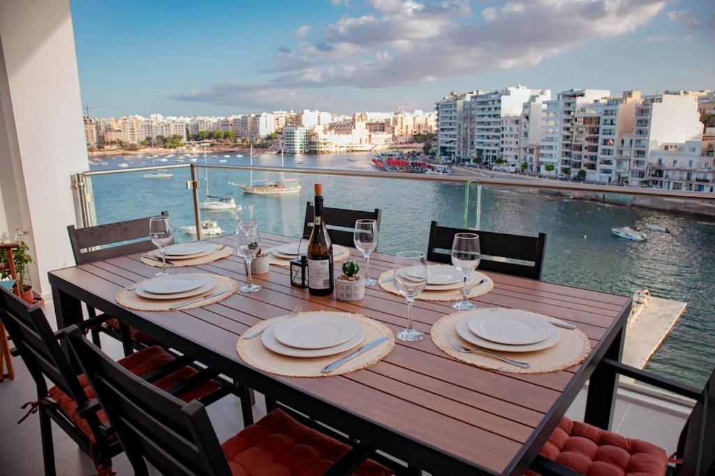 Seafront Two Bedroom Apartment Saint Julian's 外观 照片